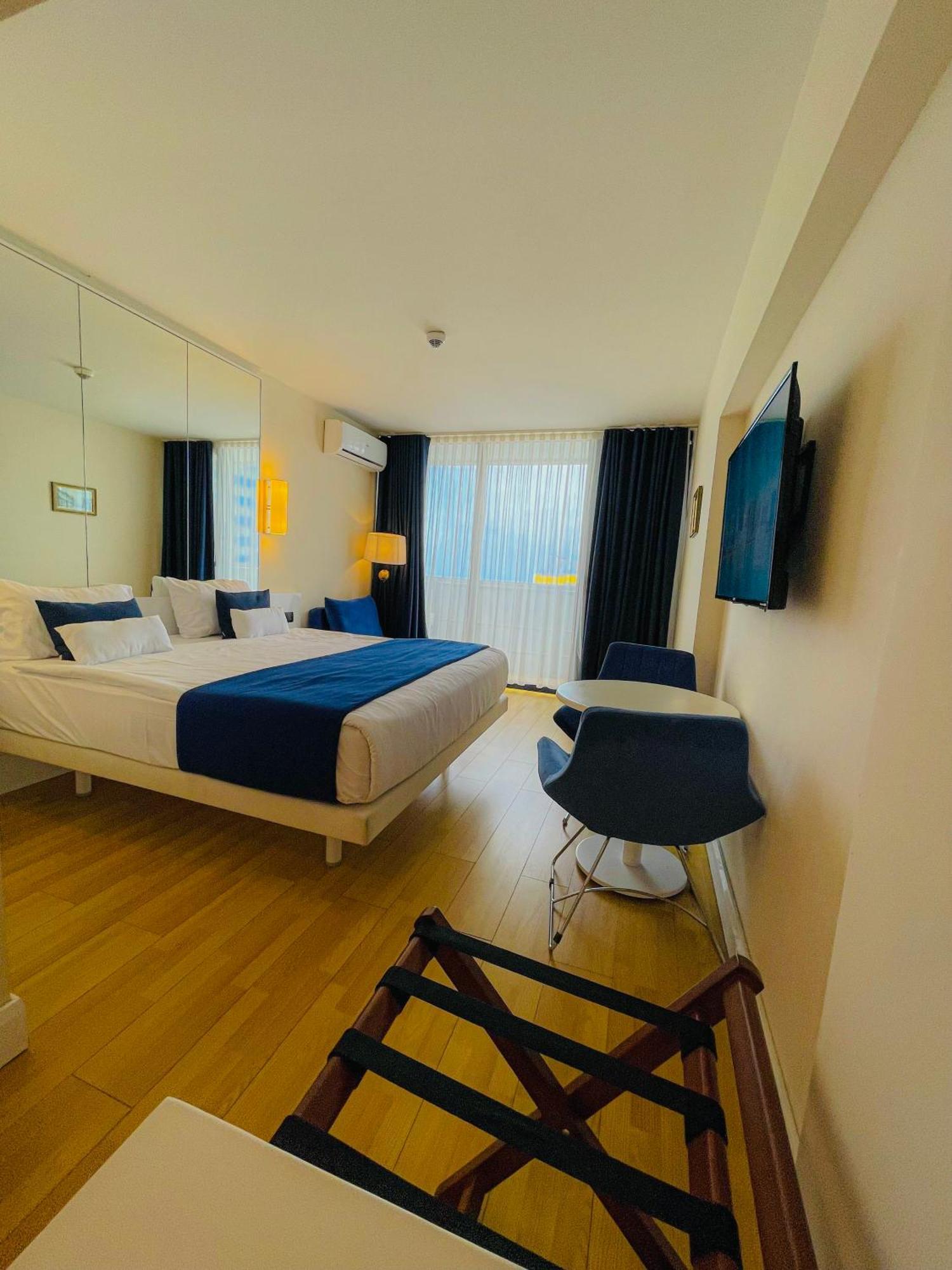 Luxury Batumi Hotel エクステリア 写真