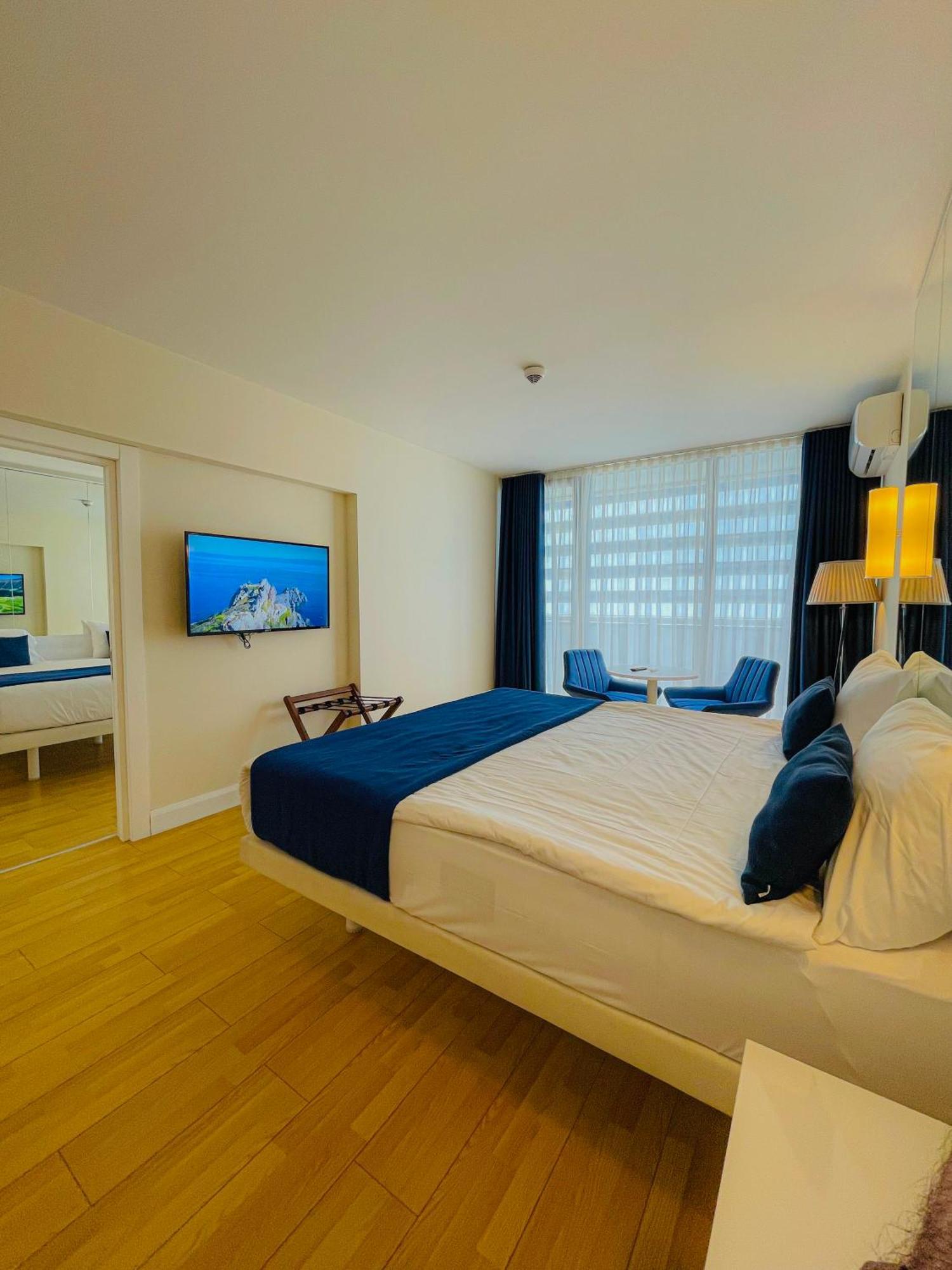 Luxury Batumi Hotel エクステリア 写真