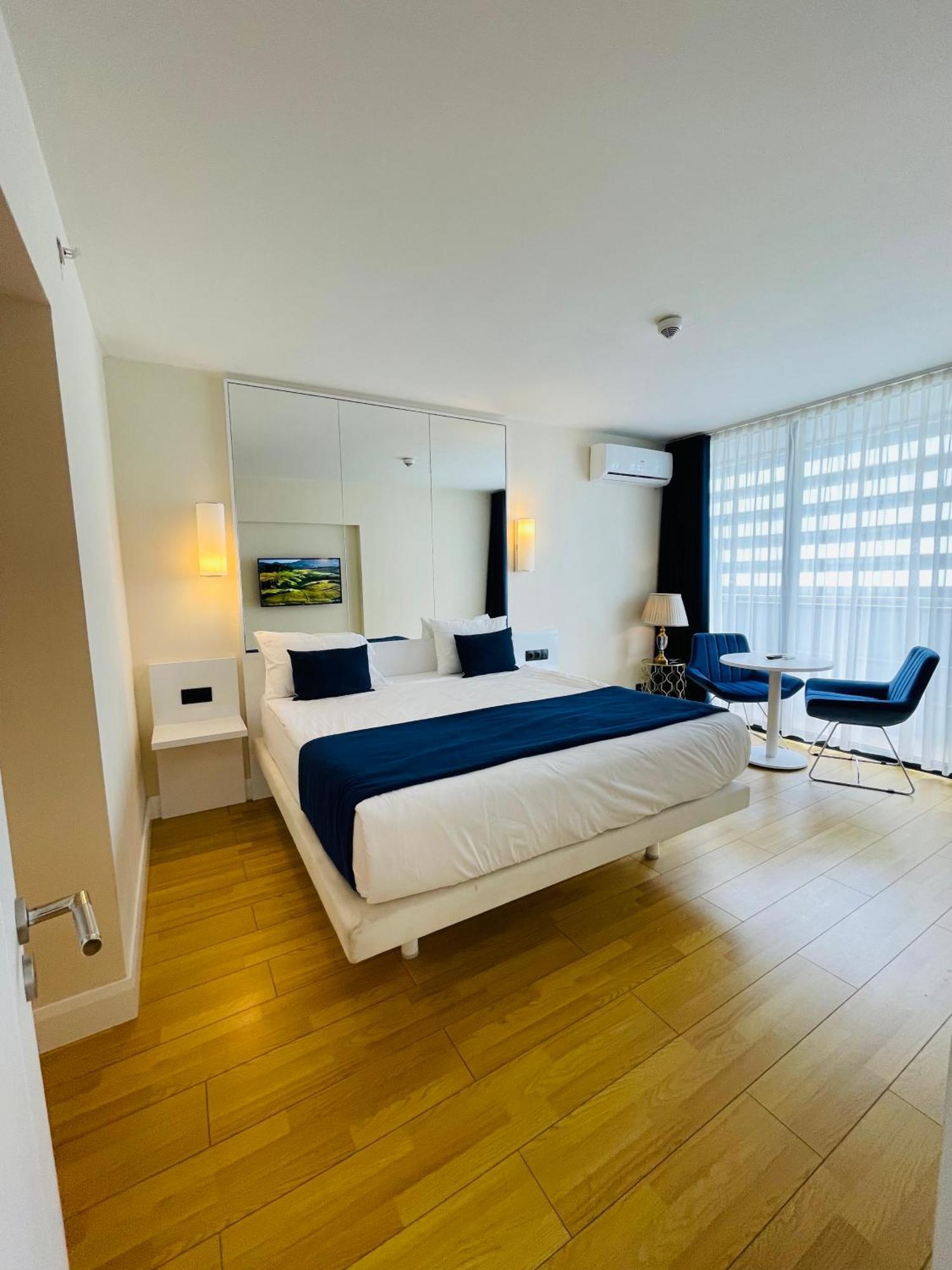 Luxury Batumi Hotel エクステリア 写真