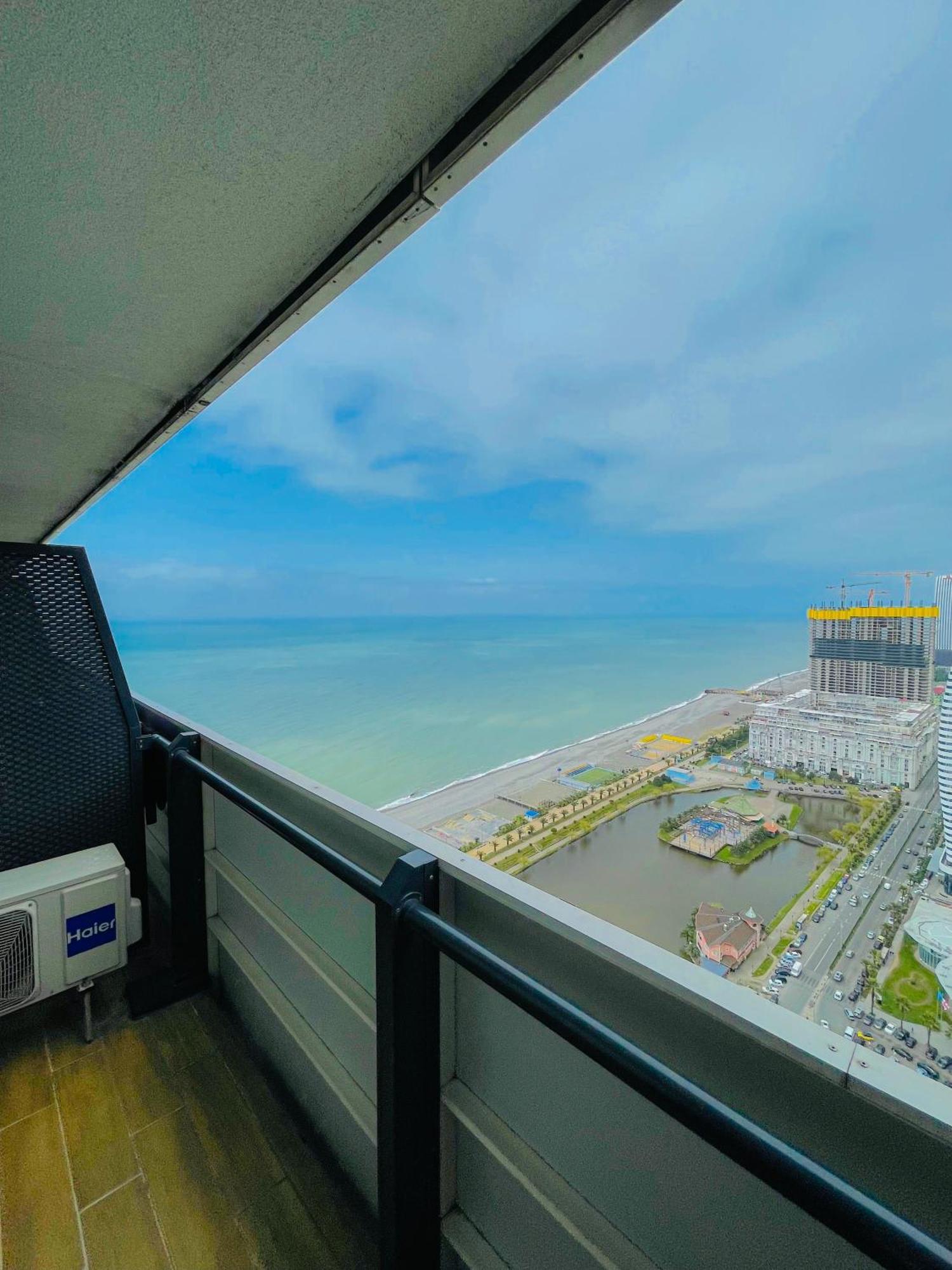 Luxury Batumi Hotel エクステリア 写真