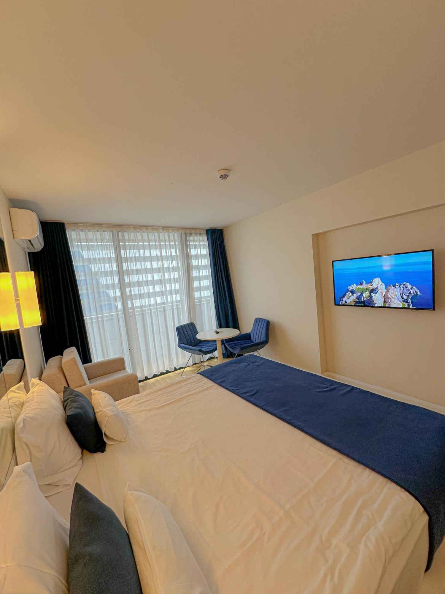 Luxury Batumi Hotel エクステリア 写真