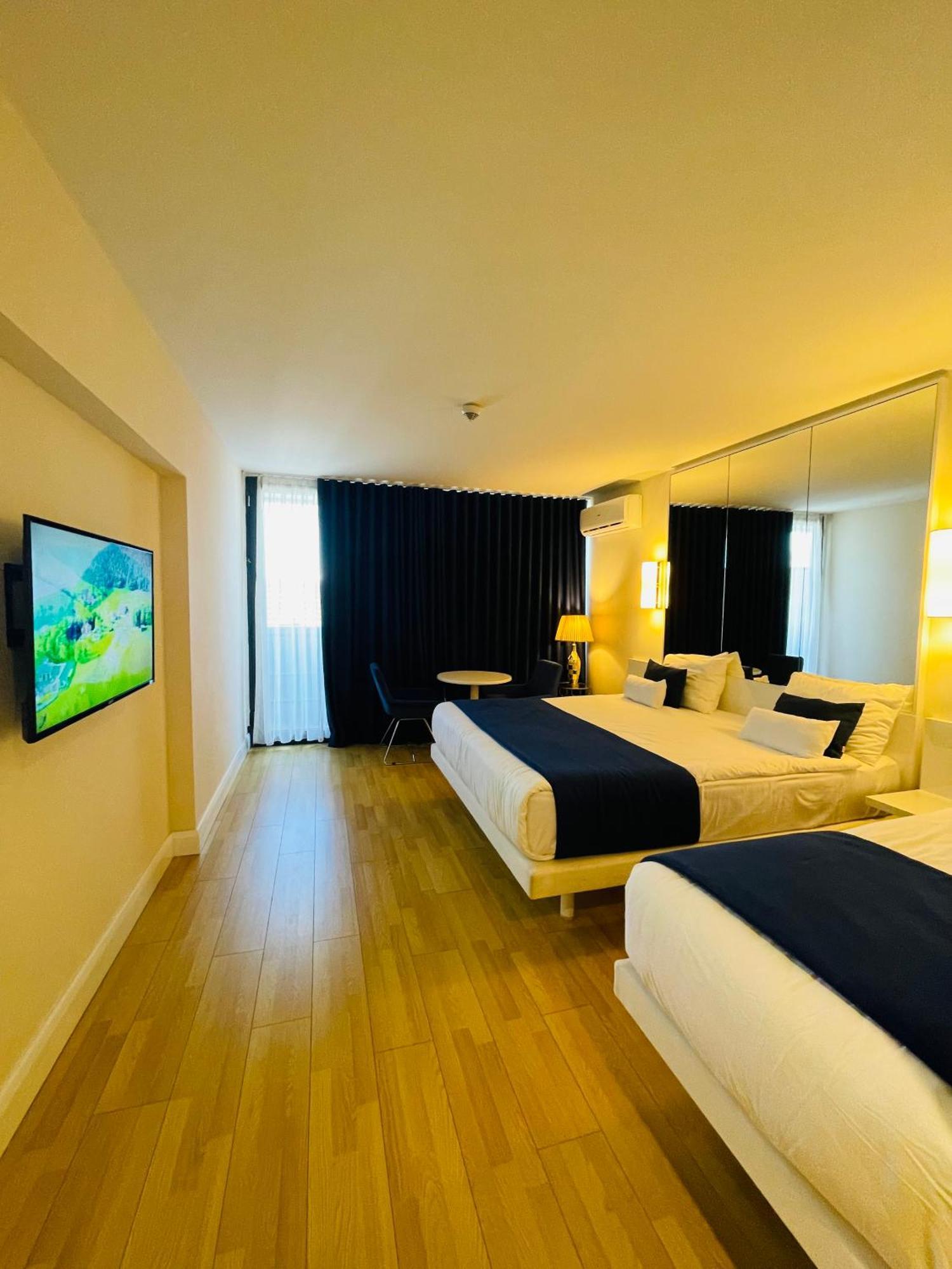 Luxury Batumi Hotel エクステリア 写真