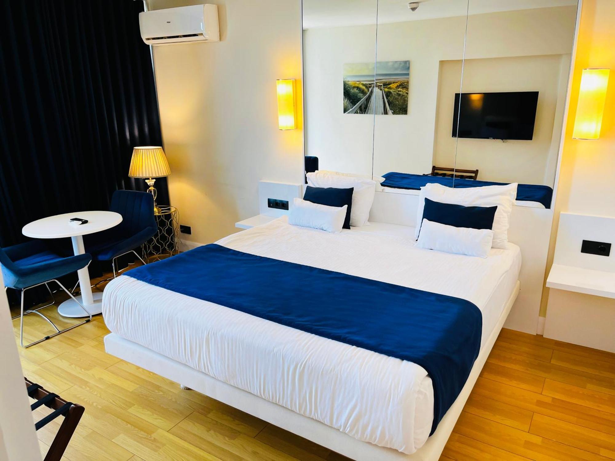 Luxury Batumi Hotel エクステリア 写真